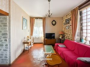 Poussez la porte : ici  l’histoire se mêle à la vie de tous les jours