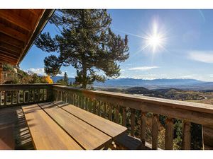 Chalet avec terrasse et vue majestueuse en station Pyrénéenne