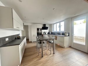 Grande Maison de Ville avec studio indépendant loué - 170m2