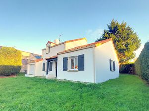 Maison spacieuse à vendre à Le Loroux-Bottereau - 5 chambres  jardin et garage