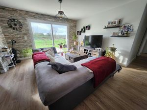 Superbe état et très belle exposition pour cette ville de 96