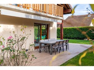 Maison de 135m2 sur terrain de 550 m2  quatre chambres  calm