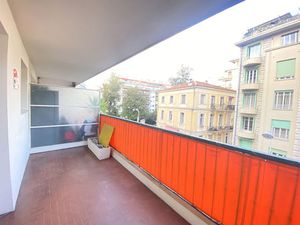 Vente appartement 1 pièce  26.57m²  Nice