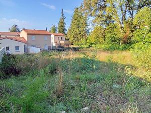Terrain constructible viabilisé à vendre