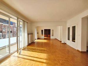 Châtelain - Appart 3ch. avec terrasse et cave