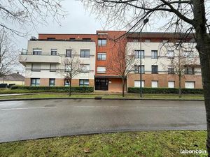 À louer – Bel appartement T3 de 81 m² avec balcon périphérique  dernier étage  double gara