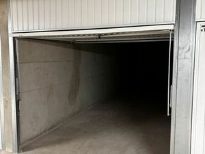 Location Box Garage Parking Double