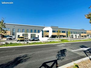Local d'activité 6 649 m²