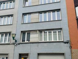 Appartement rénové de deux chambres