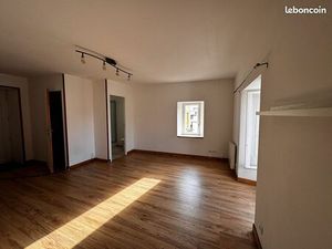 Studio 1 pièce 27 m²