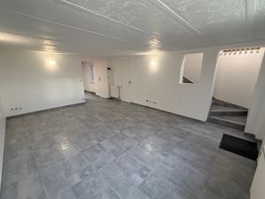 Maison en centre-ville MONTRY avec jardin et stationnements