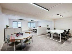 170 m² de bureaux à service complet à un prix compétitif