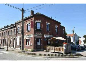 Belle surface commerciale bien située!