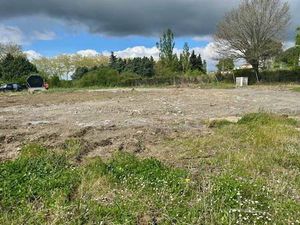 Terrain constructible viabilisé à vendre