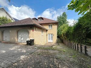 Maison à louer avec garage et terrasse   Uccle (VBD59828)