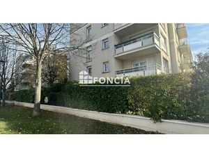 RUE ADOLPHE DEVAUX // 3 PIECES AVEC BALCON DANS UNE RESIDENCE PARFAITEMENT TENUE