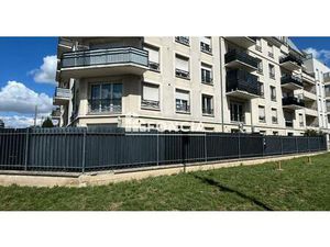 Appartement 2 pièces + Espace bureau dans une résidence récente