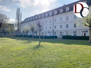 Appartement en duplex centre-ville de Senlis
