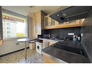 Appartement Lyon 8 52.37 m² T-3 à vendre  220 000 €