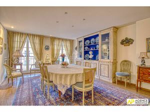 Versailles Rive-Droite Appartement 4 pièces 105 m² situé au 2eme étage avec ascenseur  cav