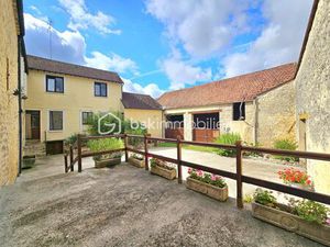 Maison de 335 m² à Nemours