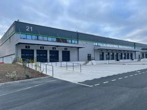 Entrepôt de 7648m²