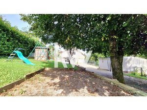 Besançon  quartier Tilleroyes  maison de bonne facture de 2002