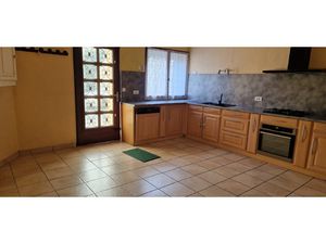 Maison ancienne pierre 120 m2 trois chambres