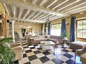 Maison en pierre de 204 m² à Nemours