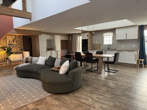 MAISON FAMILIALE ENTIEREMENT RENOVEE