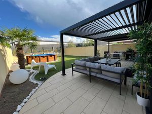 Maison récente avec jardin  garage et piscine à Saint-Étienne