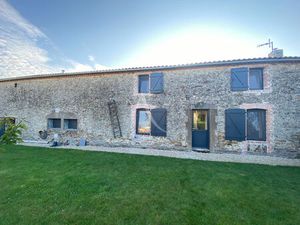 Maison Saint Etienne De Mer Morte