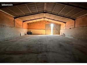 Hangar a louer