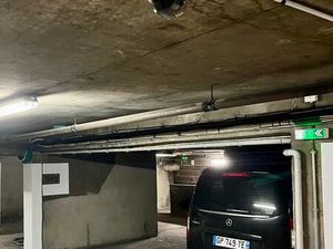 Grand parking 17m2 - Paris Denfert Rochereau