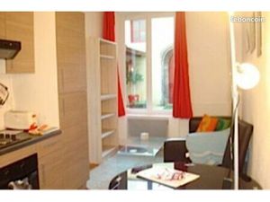 Part loue F2 joli meublé libre 1/12