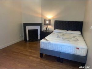 Apparemment 3 pièces au pied de La Défense