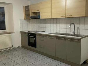 Apparemment 3 pièces