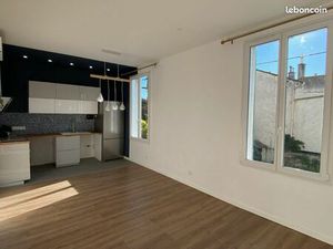 À louer T3 de 43m2 rénové  lumineux  proche cours Louis Blanc 83500