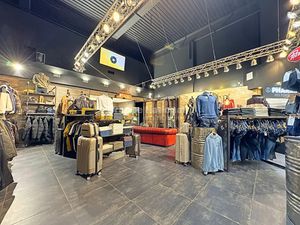 Vente locaux professionnels à Lunel (34400)  204 300 €