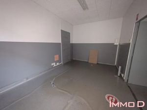 Vente locaux professionnels 87 m² à Charmes (88130)  37 000 €