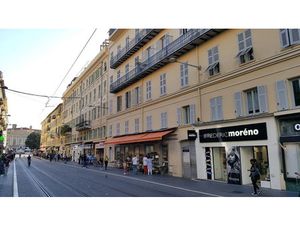 Vente locaux professionnels 130 m² à Nice (06000)  110 000 €