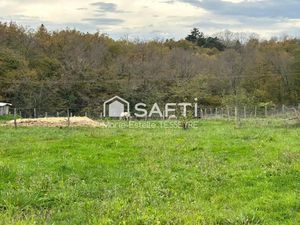 Vente terrain 1900 m² à Loupes (33370)  318 000 €