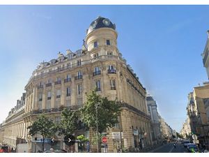 Vente locaux professionnels 45 m² à Paris 18ème (75018)  249 000 €