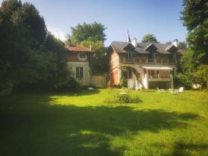 Ravissante villa Belle Epoque  7 pièces ; 280 m² de dépendances  son parc romantique de...