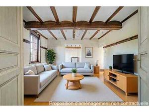 Spacieuse maison rénovée avec dépendances à Genly