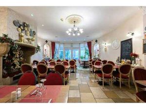 FONDS DE COMMERCE À REMETTRE : RESTAURANT + JARDIN + CAVES