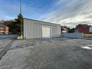 Entrepôt de 130 m² dans site sécurisé