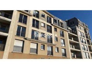 DERNIER ETAGE ORIENTE SUD SANS VIS A VIS