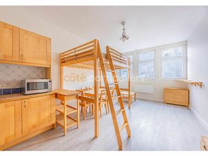 ÎLE DE NANTES - - STUDIO 27M2 - - CAVE - - STATIONNEMENT EN SUS