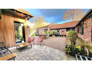 Fermette au carré en semi plain-pied